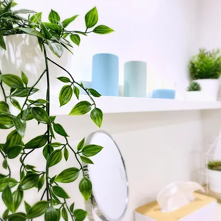 아파트 Moderne Mit Bodentiefer Dusche, Waschmaschine Und Kueche - 