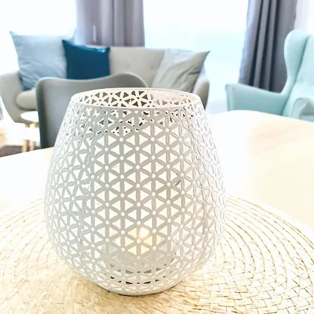 Moderne Mit Bodentiefer Dusche, Waschmaschine Und Küche - Hoffi Apartamento Leipzig