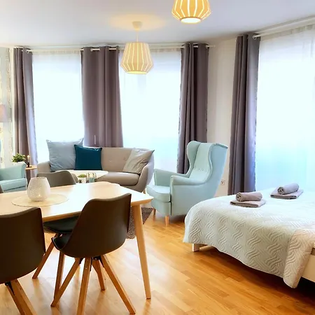 Moderne Mit Bodentiefer Dusche, Waschmaschine Und Küche - Hoffi * Leipzig