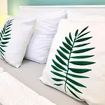 Moderne Mit Bodentiefer Dusche, Waschmaschine Und Kueche - 