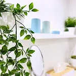 Daire Moderne Mit Bodentiefer Dusche, Waschmaschine Und Kueche - 