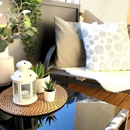 Appartement Moderne Mit Bodentiefer Dusche, Waschmaschine Und Kueche - 