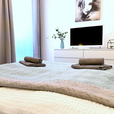 Apartman Moderne Mit Bodentiefer Dusche, Waschmaschine Und Kueche - 