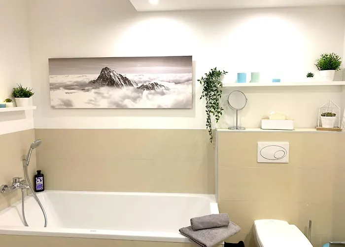 Appartamento Moderne Mit Bodentiefer Dusche, Waschmaschine Und Kueche - 