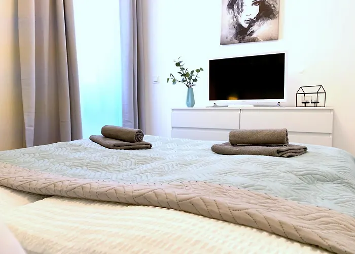 Appartamento Moderne Mit Bodentiefer Dusche, Waschmaschine Und Kueche - 